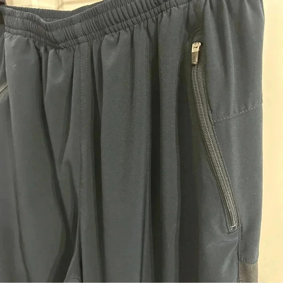 EUC Nike navy Women’s Drifit athletic pants. Zipper pockets and legs Lightweight - Picture 9 of 16